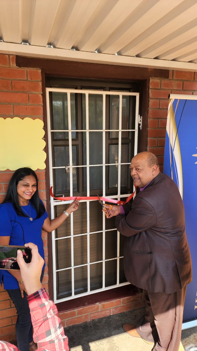 MethologyNpc's tweet photo. Briardene Primary School.
Handover ceremony for the library. https://t.co/96bZaf5g6p