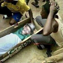 firstladyship's tweet photo. The APC did these things to Goodluck Jonathan. Now they want Nigerians to believe that OBIdients are toxic. Do not let them gaslight you. CHOKE THEM!! https://t.co/9lgeejIXbp