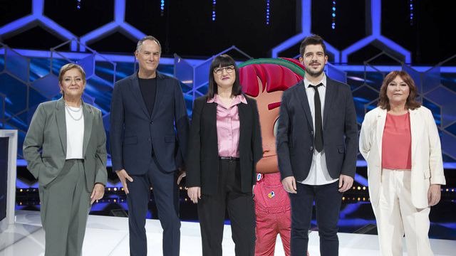 MapiTVE's tweet photo. Oye @rtve ¿podemos repetir la foto de la promo del capítulo de esta noche #MapiRTVE20 ESPECIAL LOS CAZADORES? No me acaba de convencer... @ElCazadorTVE https://t.co/n2i7nWQwxE