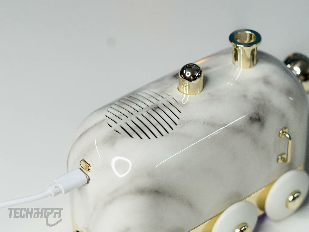 techbharat's tweet photo. First Look of 
LOCOMYST X Humidiriee With Spearker
Come with :-
•Ambient Night Light
•Bluetooth Speaker
Price at ₹1,999

#xech #humidifier #bluetoothspeaker #trainhumidifier #aromadiffuser #aromatherapy #music #locomyst https://t.co/yjTNNqVp9Y