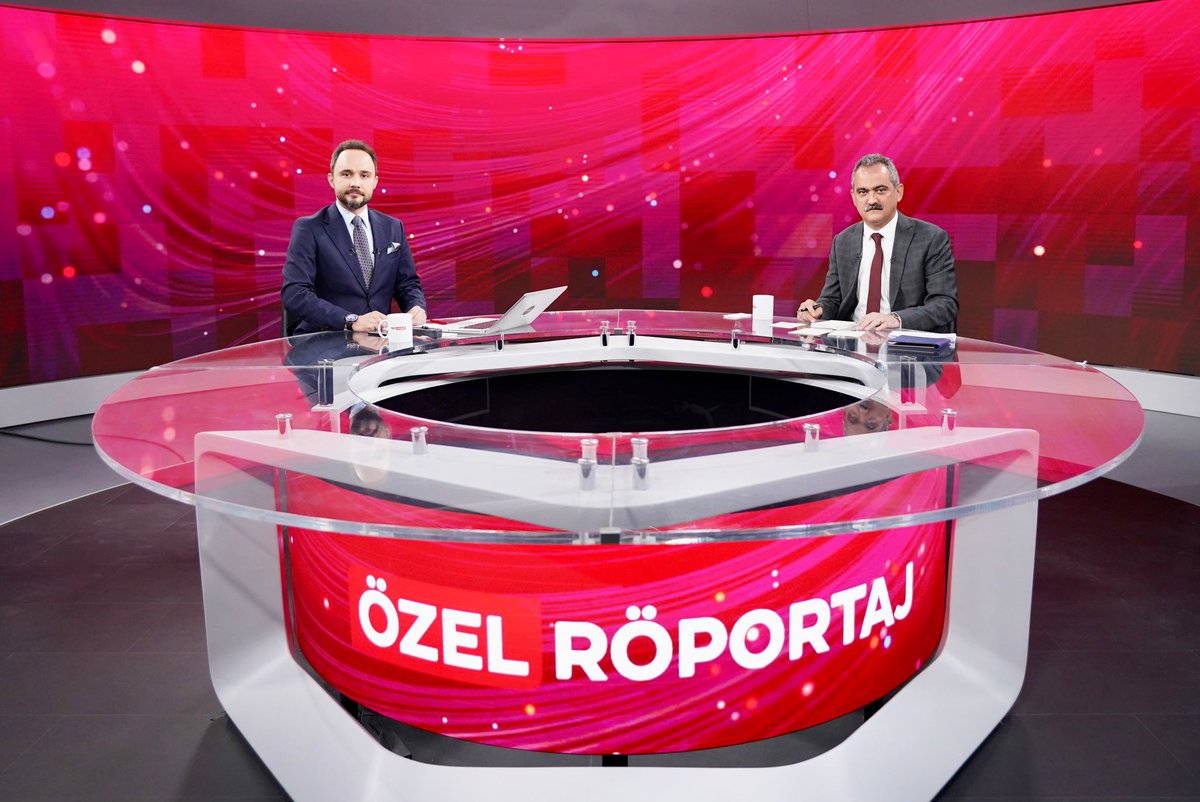 Millî Eğitim Bakanımız Sayın Mahmut Özer: "20 bin atama ile atanan öğretmenlerimiz 12 Eylül'de eğitim öğretime katkı vermeye başlayacaklar."

<a href="/tcmeb/">Millî Eğitim Bakanlığı</a> <a href="/memleventyazici/">Levent Yazıcı</a>