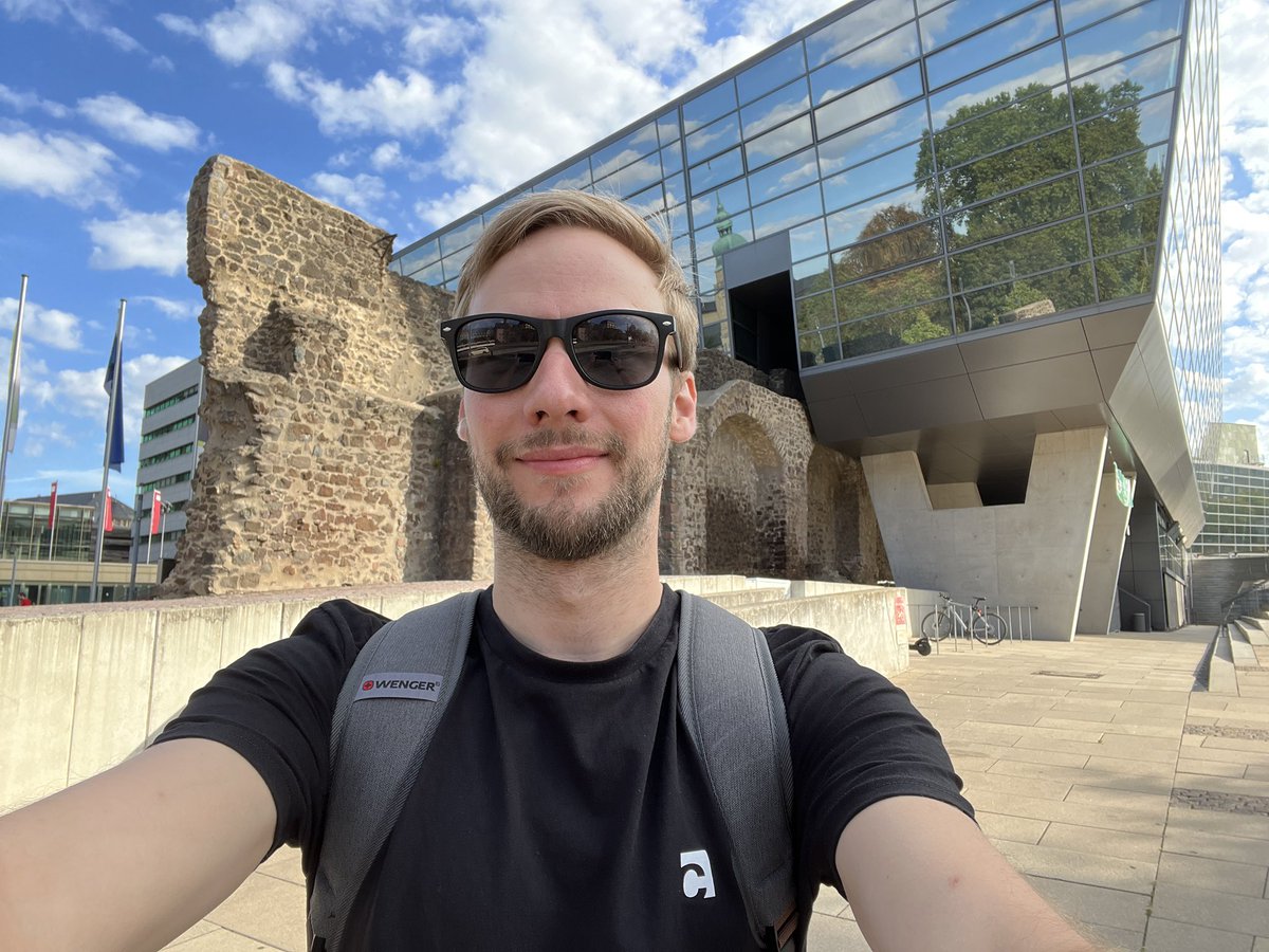 seiterig's tweet photo. Ich freu mich wie ein Keks, dass es endlich wieder losgeht! Nach zwei Jahren Abstinenz bin ich wieder auf der #MenschUndComputer. Dieses Jahr in Darmstadt. Location ist schon mal cool 😎
#MuC2022 https://t.co/4AwblXtpqg