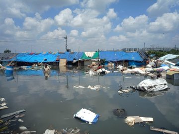 Bengaluru floods: Severe water logging in parts of the city; residents use  tractors to commute