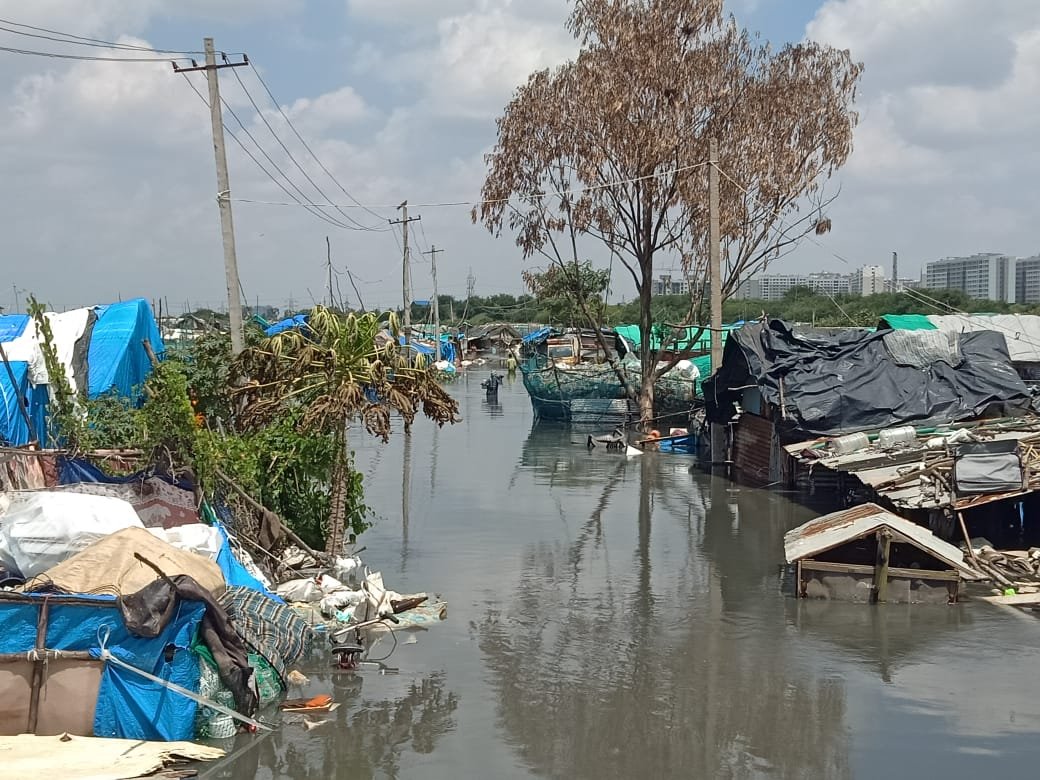 Bengaluru rains: Not just IT parks, working class families living in slums near Bellandur and Munnekolala severely affected by last night's rains. Highlighted by <a href="/aicctukar/">AICCTU Karnataka</a>