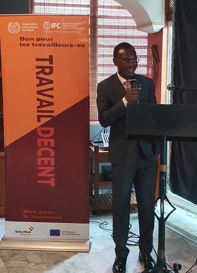 Coffi_Agossou's tweet photo. #BetterWorkMadagascar starts training of trainers from 20 enterprises members of #GEFP/Groupement des Entreprises Franches et Partenaires. Training includes #Socialdialogue, #Violence&Harassment in workplace, human resource, technics of collective bargaining and women leadership. https://t.co/qeraH7y88E