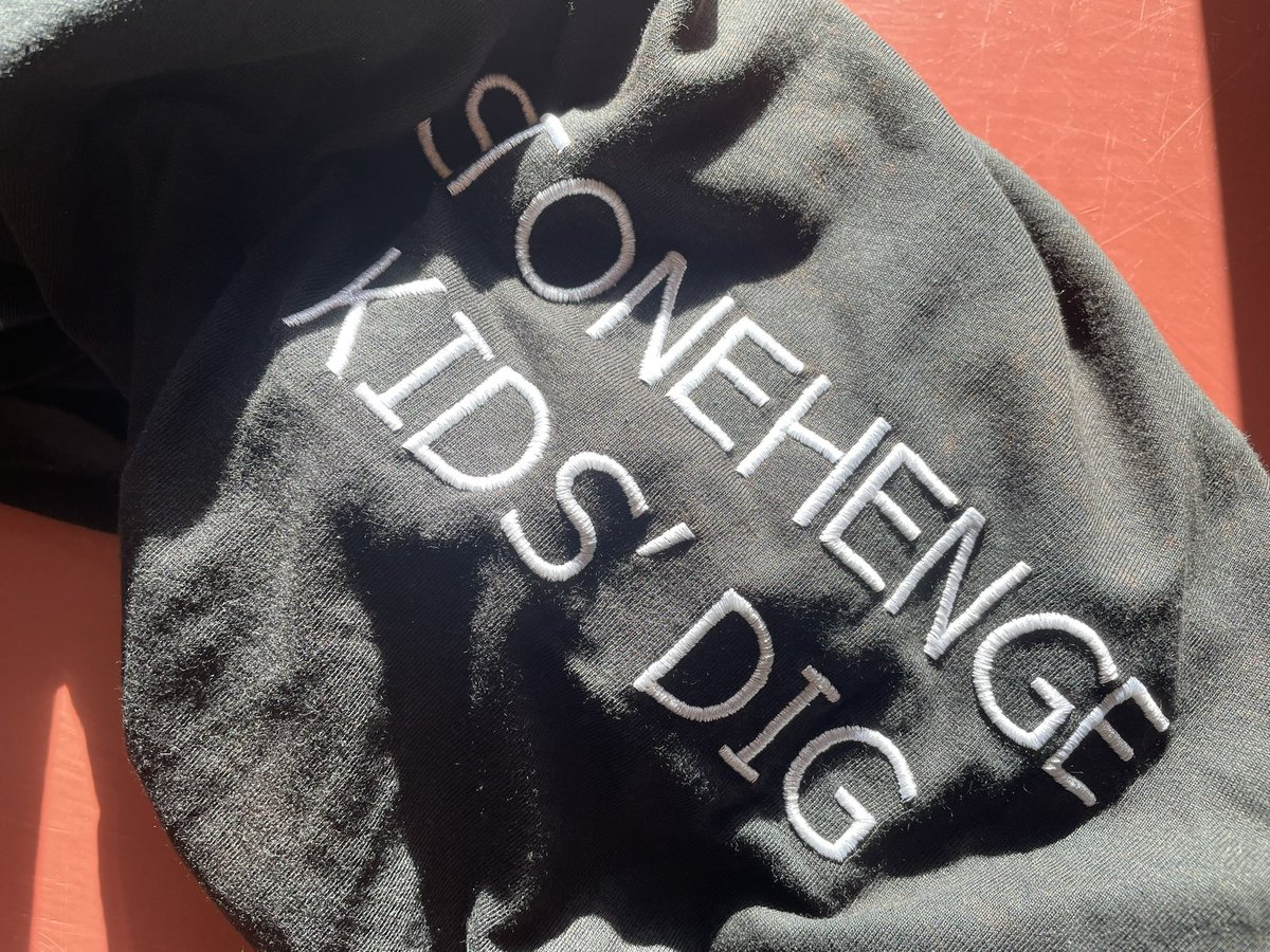 So back from a great week doing the Kids Dig at <a href="/EH_Stonehenge/">Stonehenge</a>, was great fun, met loads of people keen to learn about our #Archaeology activities. Thanks v much to <a href="/TWTtheatre/">Time Will Tell</a> for having me along, now to get this washed and returned…
