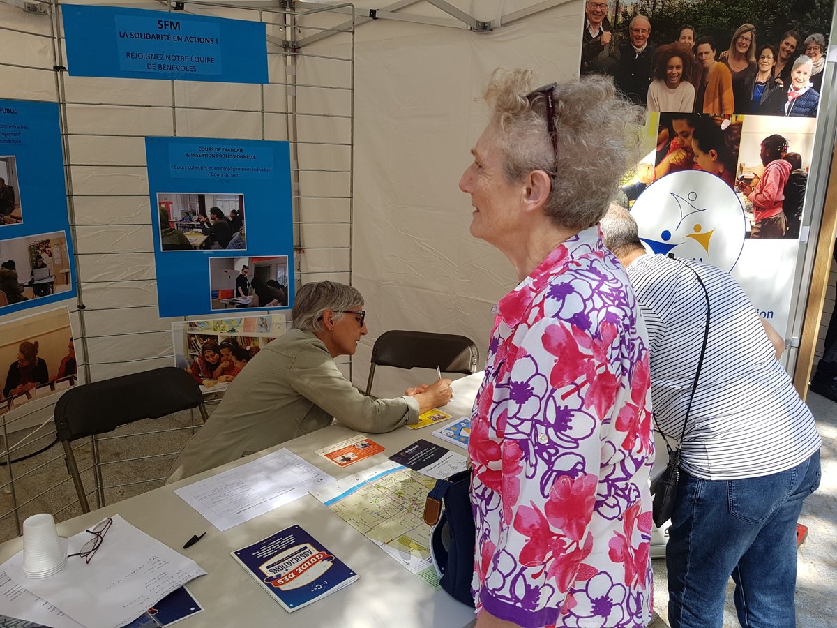 SfmClichy's tweet photo. 👉SFM était présent ce dimanche au forum des associations et c'était l'occasion de rencontrer de nombreux visiteurs pour expliquer nos actions de solidarité 
🙏Merci à l'équipe pour l'organisation et aux bénévoles intéressés pour nous rejoindre !

  #clichyassos #clichylagarenne https://t.co/zYus0sos8m
