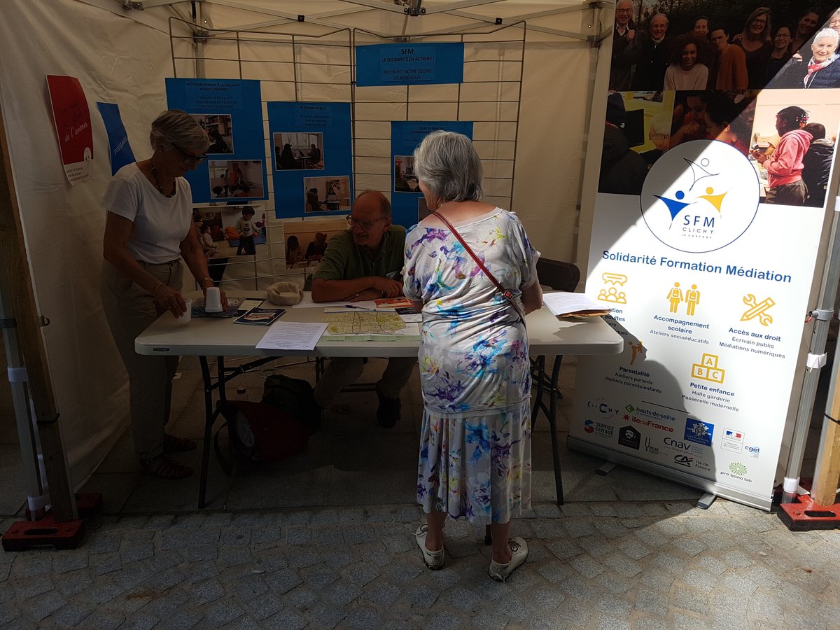 SfmClichy's tweet photo. 👉SFM était présent ce dimanche au forum des associations et c'était l'occasion de rencontrer de nombreux visiteurs pour expliquer nos actions de solidarité 
🙏Merci à l'équipe pour l'organisation et aux bénévoles intéressés pour nous rejoindre !

  #clichyassos #clichylagarenne https://t.co/zYus0sos8m