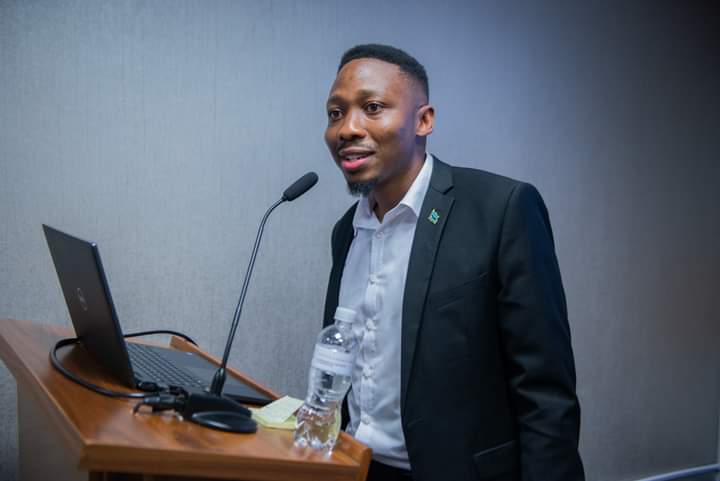 VisualPoem's tweet photo. The BSE Tshipidi Mentorship Program. In this session business owners made an investor pitch. Our Director made a comprehensive pitch to Vunani Fund Managers, IPRO Botswana, and African Alliance Botswana. We received positive feedback.  #KnowYourBSE #VisualPoemStudios https://t.co/E7EnEX5W0k