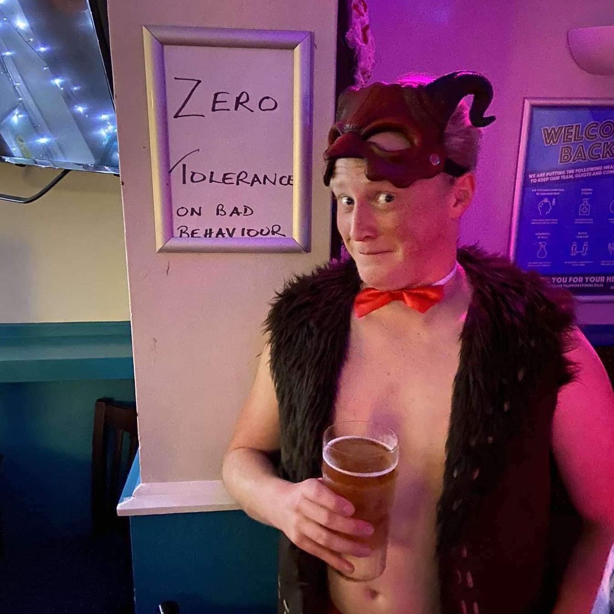 *MEET THE COMMITTEE* 2022/23

Here we have our money man and blonde beauty, Rob Thomas.

A versatile man who nicely slots into the front and back row but also a sucker for an unprofessional haircut on tour.

Tomorrow we meet our Supporters Club Secretary

#AnyDegree #AnyAbility