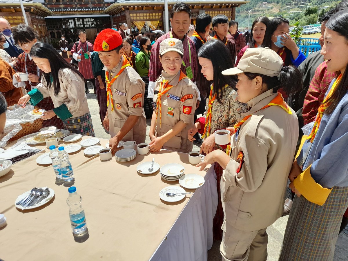 Ksehmi5's tweet photo. One of the best inauguration ceremonies. It has come at a very important stage. @WHOSEARO #RC75. Cast of thousands helped @scouts #DESUUPSย #ParoCollegeofEducation staff students cultural societies. HE @DechenwangmoM and @IAPOvoice thanked them all for hard work and quality show https://t.co/UrTeuiJEhh