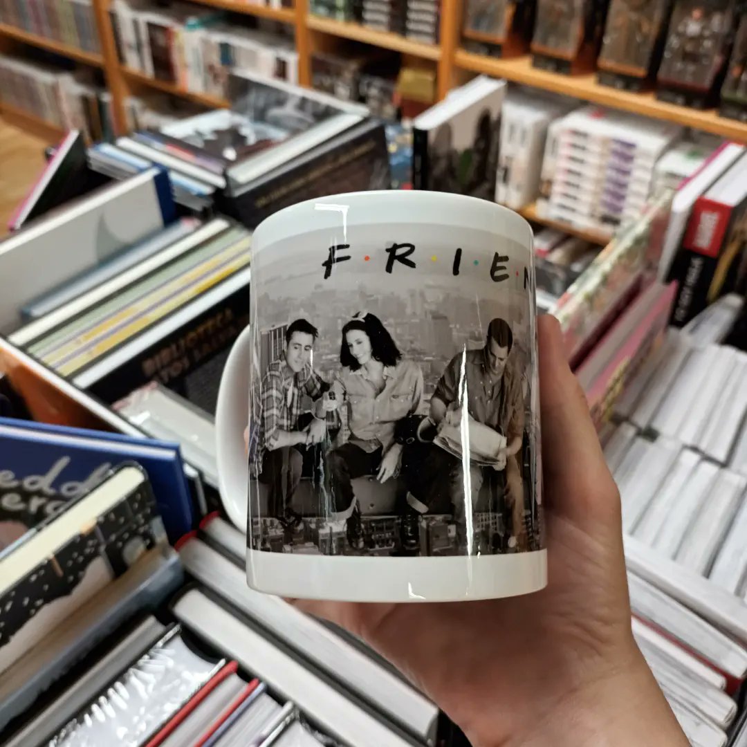 RaraAvisDH's tweet photo. Los lunes son menos lunes con una buena taza de café☕ ¡Buen comienzo de semana!😉
#friends #lifeisbetterwithfriends #razas #tazasmolonas #raraavisdh #raraavis #regalos #regalosoriginales #tiendafriki #doshermanas #sevilla https://t.co/svpY8ZBvCp