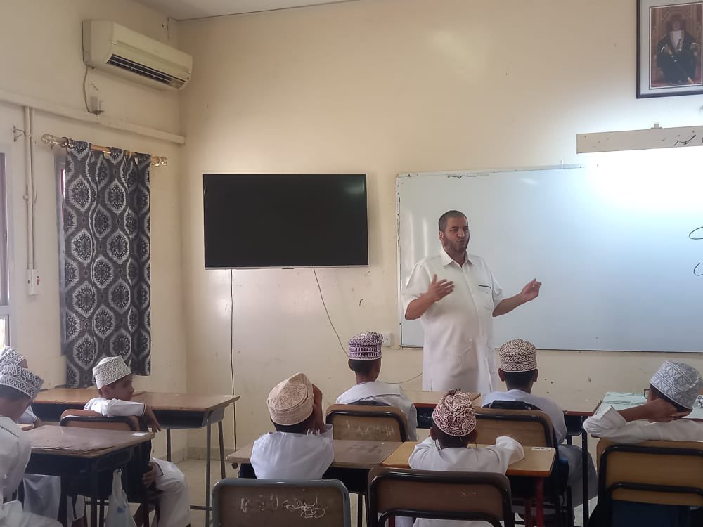 Khalid__School's tweet photo. محاضرة توعوية عن التبغ قدمها ممرض الصحة المدرسية خميس الراشدي 
#تعليمة_الداخلية
#مدراسنا_مستقبل_واعد https://t.co/fp8fzDG8mA