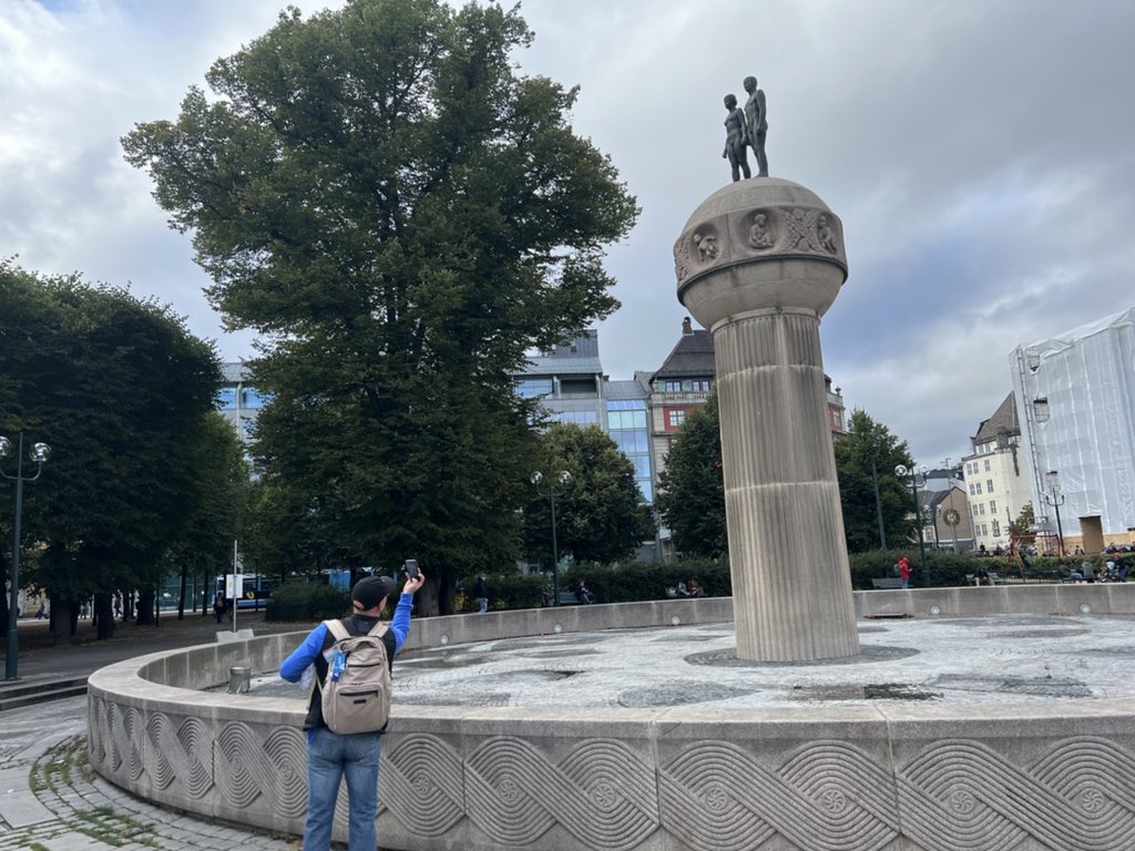 WXCCRFA's tweet photo. The low clouds made for perfect lighting to snap fotos #Oslo https://t.co/N1DjhxWOLN