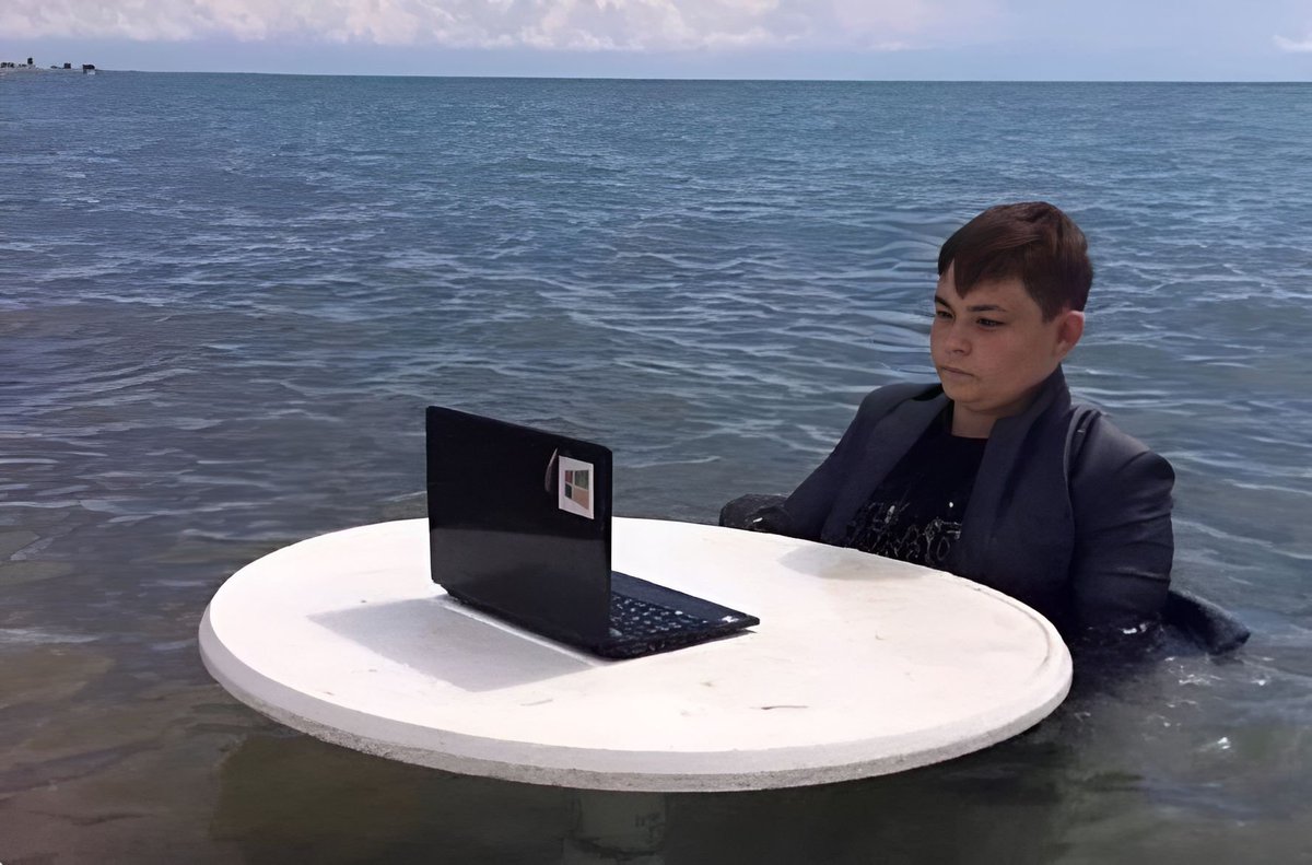 sagarcasm's tweet image. Bangalore people on social media explaining how the city has the best weather