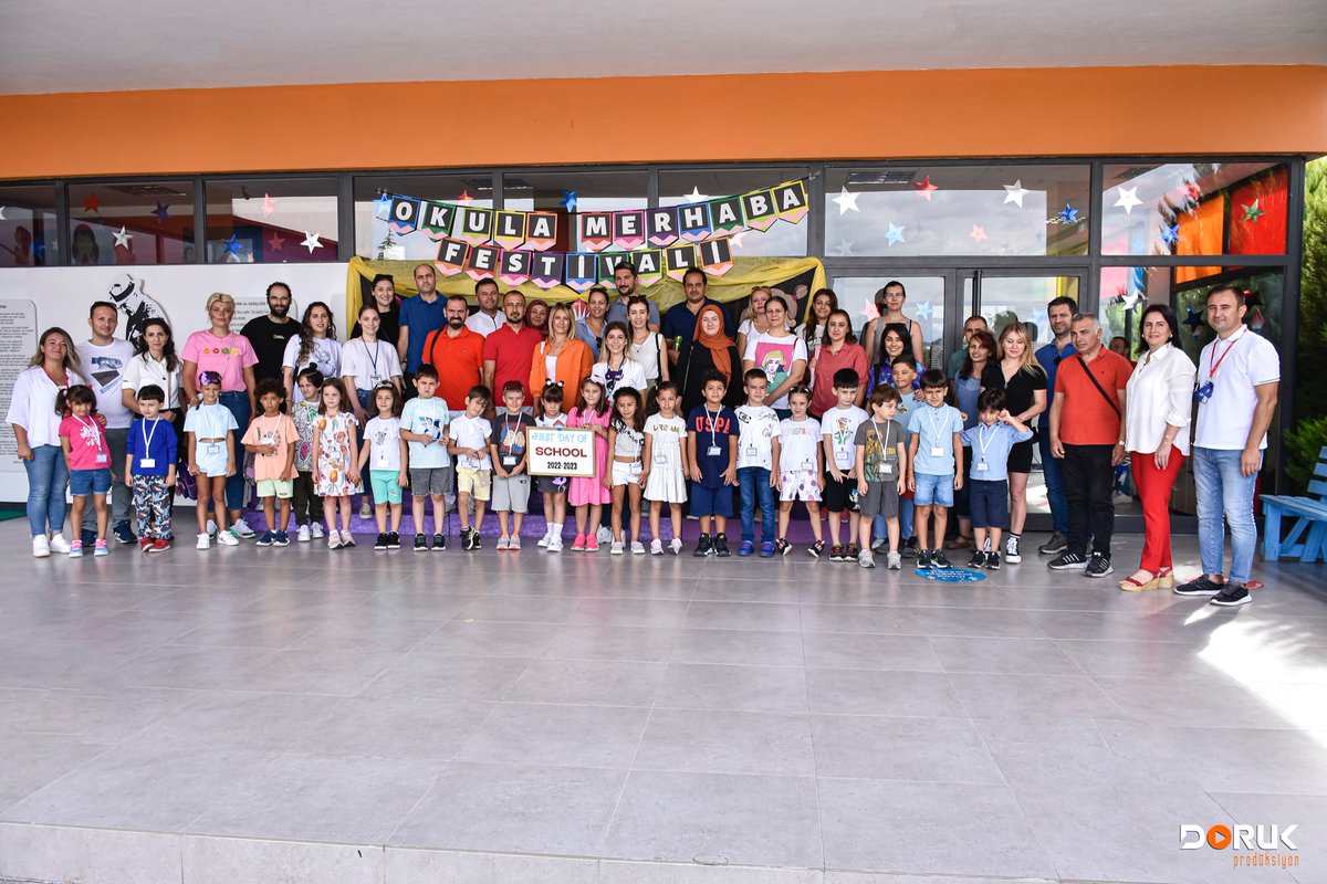 BlkBahcesehir's tweet photo. Hoşgeldiniz 1A Sınıfı💙❤️ Bağlanma temelli Oryantasyon programı olan "Okula Merhaba Festivali" ni velilerimizin ve öğrencilerimizin yoğun katılımı ile geçekleştirdik. Yolunuz açık, geleceğiniz aydınlık olsun çocuklar.🎈
#okulamerhabafestivali #heranımdabahçeşehir @EnverYucel https://t.co/4RScNgsTkl