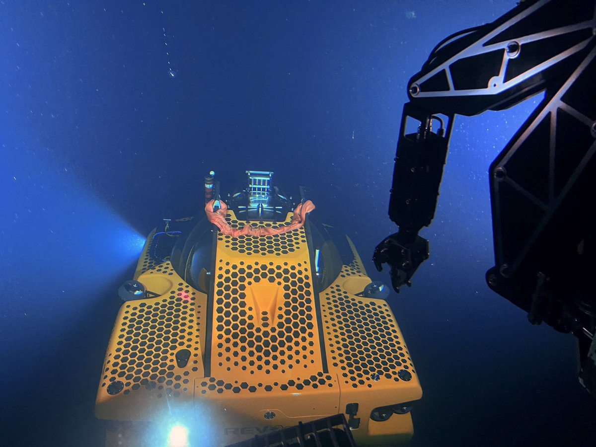 rev_ocean's tweet image. 1000 m ✅ 
Another milestone for DSV Aurelia, reaching a depth of 1000 m in the Indian Ocean this week. Good teamwork with @tritonsubs and @oceef_  to make it happen.  @nektonmission soon kicks off in the Maldives. 
🌊🐟🐙
bit.ly/3TIf5q5
#DSVAurelia
#oceansolutions
