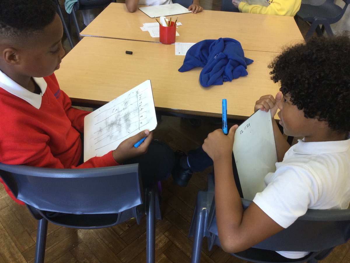 LarkHallPrimary's tweet photo. #lhwaterloo getting stuck in with pscd traits and large numbers #lhmu #lhscd https://t.co/cDbkfck98G