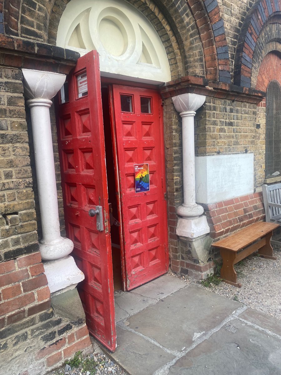 ainemryan's tweet photo. Congrats to @AlexAnanasso on his poignant one man show last night @SpaceArtsCentre 👏👏 https://t.co/DqEyAYmIt0