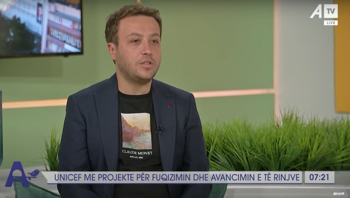 UNICEFKosovo's tweet photo. Listen to our colleague @racalaurat speaking about our #Techstitution program, which with support from our partners, is helping Kosovo youth gain digital skills and design digital solutions to help public institutions improve their service delivery.
https://t.co/2Z5xGhoCBp https://t.co/55ATU7ZUoC