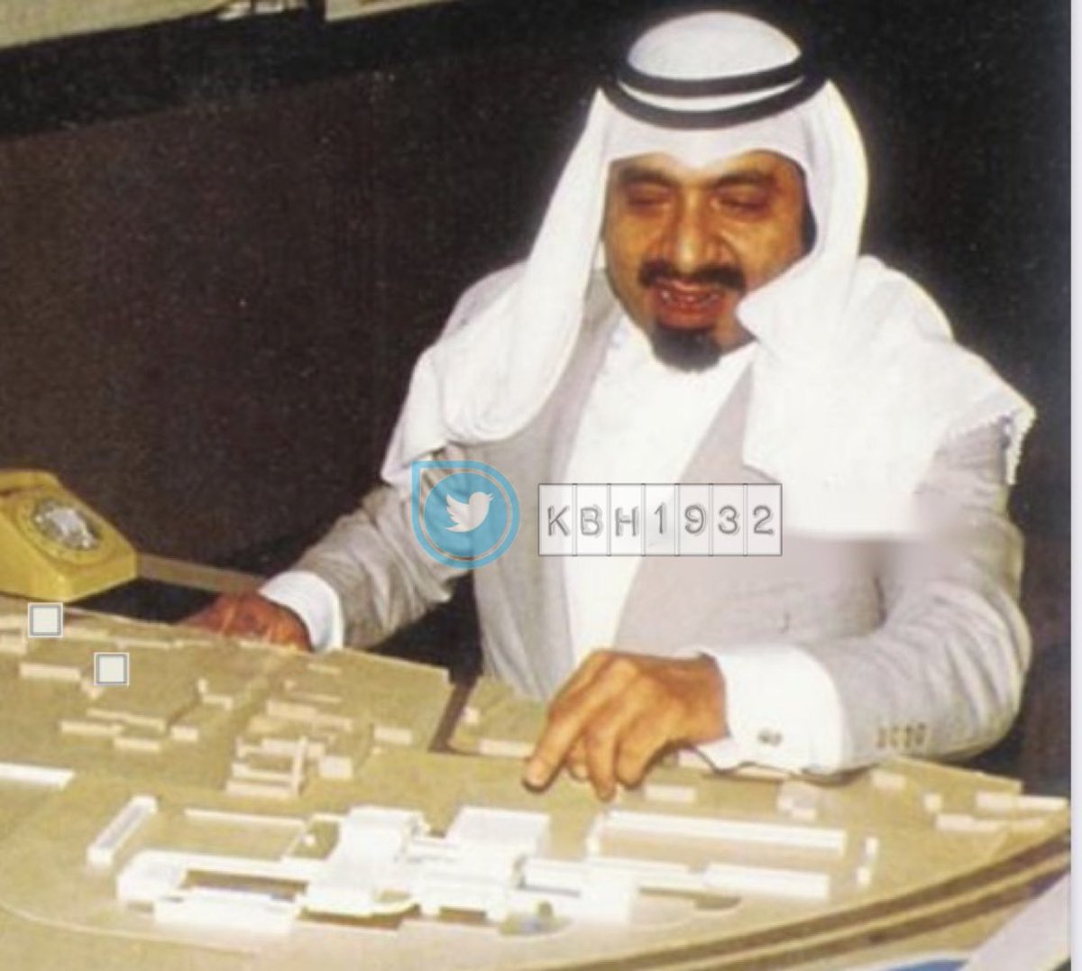 تمضي الايام والسنوات والدهر، لا يبقى إلا الشيء الجميل الذي تزرعهُ في حياة من حولك، فما اجمل ان تذكرهم بنهاية هذا العام ،، ولكن انهم ليسو معنا انهم في رحمة الله تعالى .. نسأل الله لهم الرحمة والمغفرة . 
نذكرهم بدعوة واعمالكم وذكركم الطيب باقي معنا ولن ننساكم