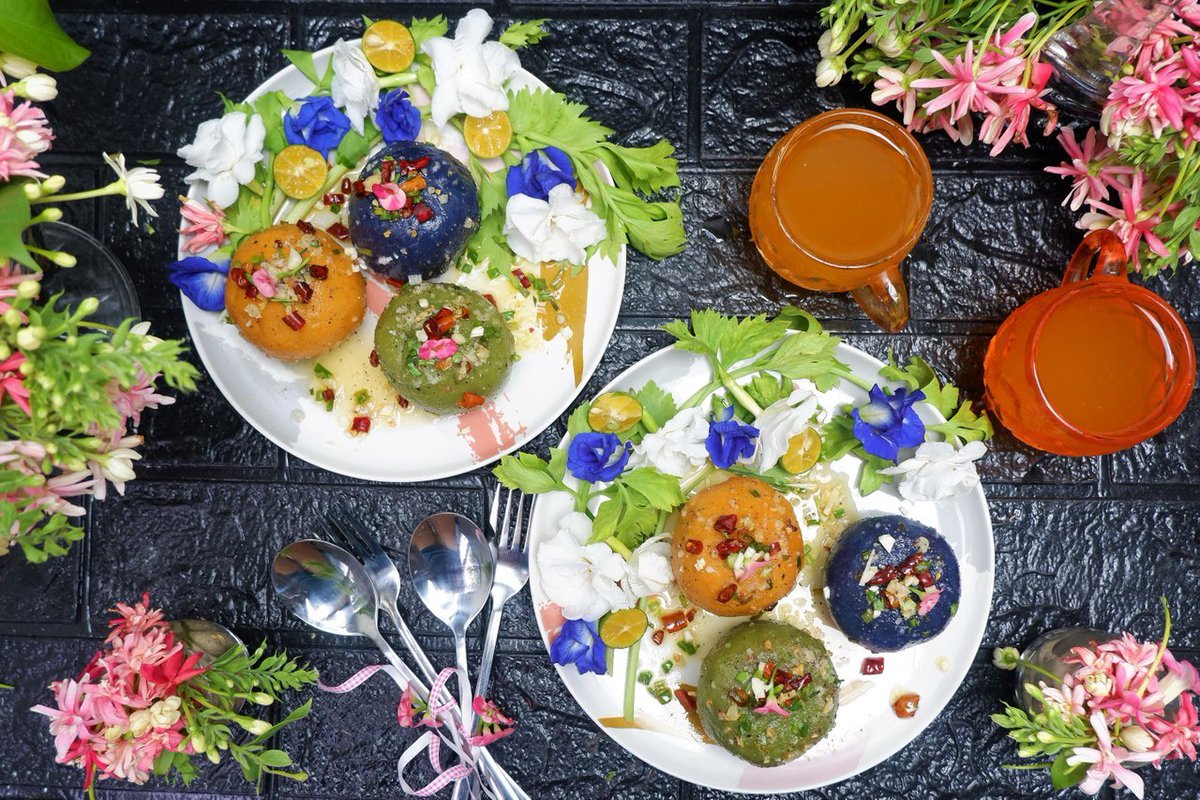 yummyveganasian's tweet photo. This is just old fashion German dish that stuffed the filling into mashed potatoes but it’s a tasty addition! I'm a fan of the stuffed filling addition. #vgan Stuffed Tricolor Potato Dumplings #recipe for you #foodies
https://t.co/k4wWNMPBdB #HIVE #food #art #photos https://t.co/syIe7lzUSV