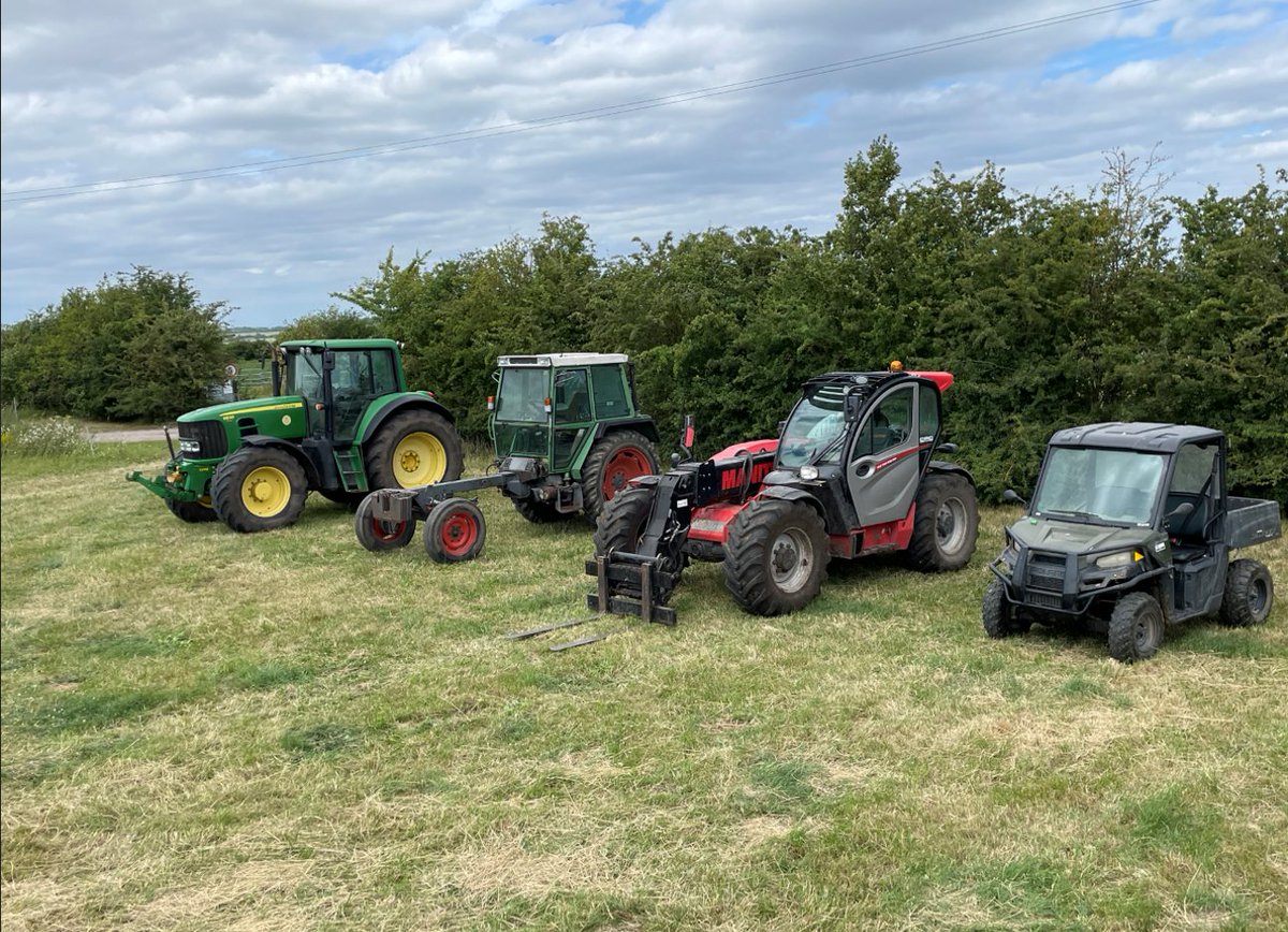 Brownandcorural's tweet photo. #machinerymonday

Our auctions team are onsite getting ready for their first onsite auction of Farm Machinery &amp; Livestock Equipment at Hathern, Leicestershire. Sale starts 10.30am this Thursday 8th Sept 22. 

View lots &amp; bid online: https://t.co/gEp7jUo1p0 https://t.co/gUFsIXqcj0