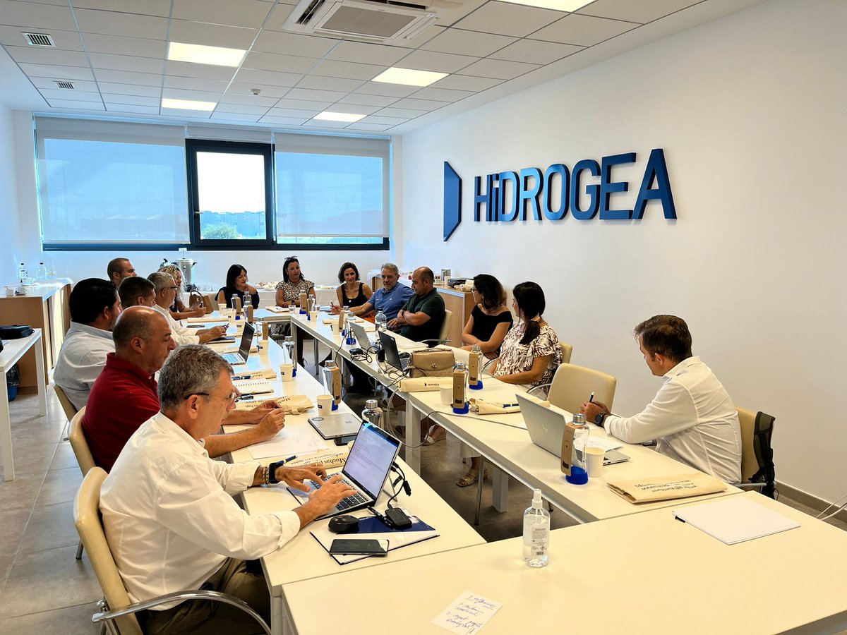 veolia_rmurcia's tweet photo. Reunimos a nuestro equipo de Embajadores de Hidrogea. Dirección y empleados ponemos en común los objetivos y propuestas estratégicas con vistas a los próximos meses 💧📝 https://t.co/YhcA4Ubvml