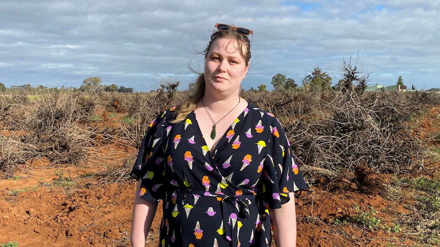 AchieveVM's tweet photo. Australia has 400 million litres of excess red wine and growers are facing tough choices #wine  #WineEnthusiastLife #vintage #SupplyChain #production https://t.co/QdV5QCtBVa