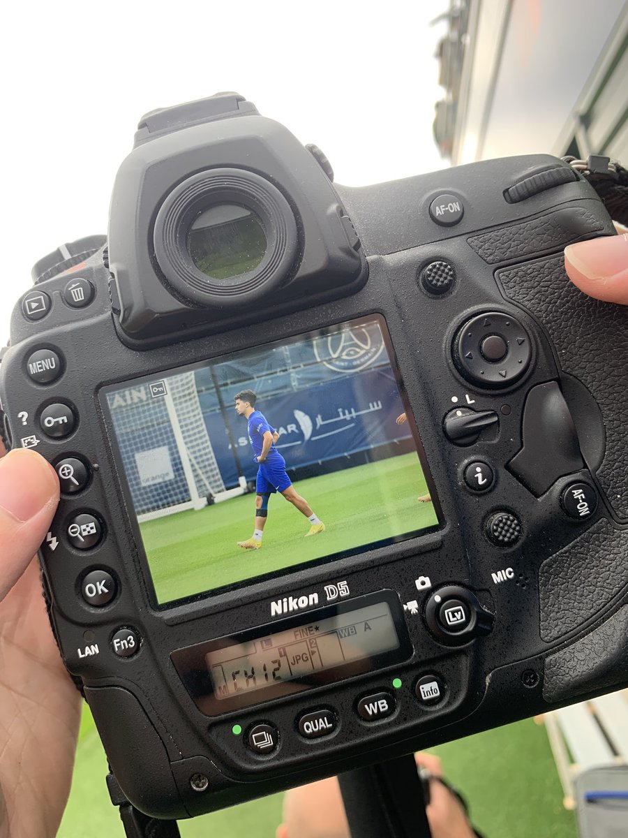 OLIVETALLARON's tweet photo. #PSG : #Vitinha est bien présent à l’entraînement des parisiens ce matin #PSGJUV @CanalplusFoot @ChampionsLeague https://t.co/ArA4T8UUrn