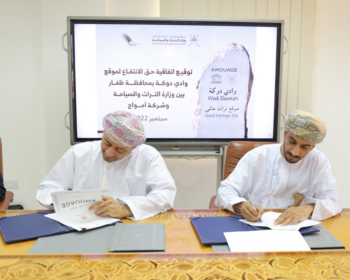 OmanObserver's tweet photo. Ministry of Heritage and Tourism signs a usufruct agreement to develop and rehabilitate the World Heritage listed-site of Wadi Dawkah Frankincense Reserve
@OmanMHT #Oman #OmanObserver https://t.co/jV0hqVzYDu