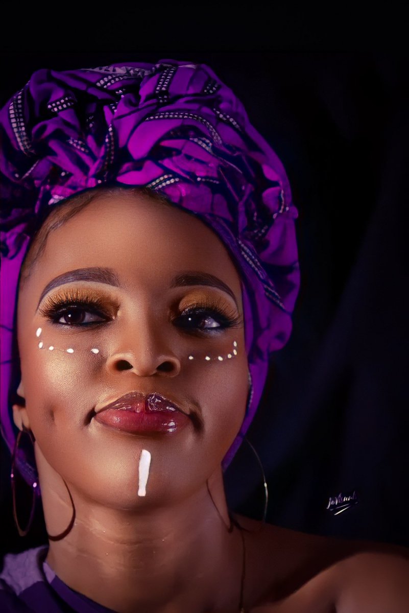 These beautiful pieces are live on OpenSea.... 

🎭Mena🔗opensea.io/assets/matic/0…

🎭Queen 🖇️opensea.io/assets/ethereu…

Olorì is a yoruba word which is translated as Queen. This Nft here shows diverse colors which reflects the true African beauty
#NFTCommunity