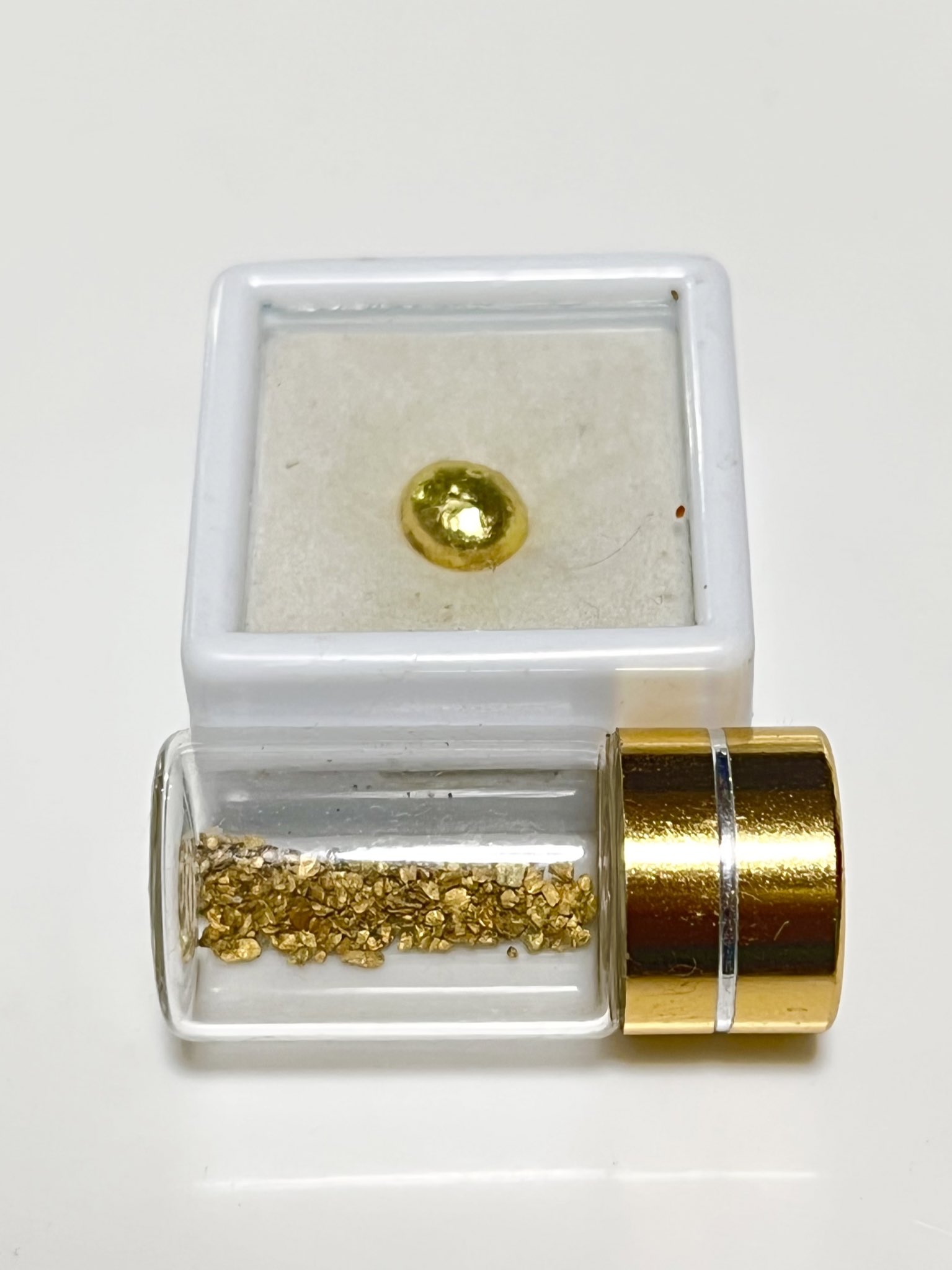 土肥金山　砂金　２４Ｋ　純金　2瓶 合計19粒 土肥金山 砂金 24K 純金 2瓶 合計19粒 土肥金山 砂金 24K 純金 2