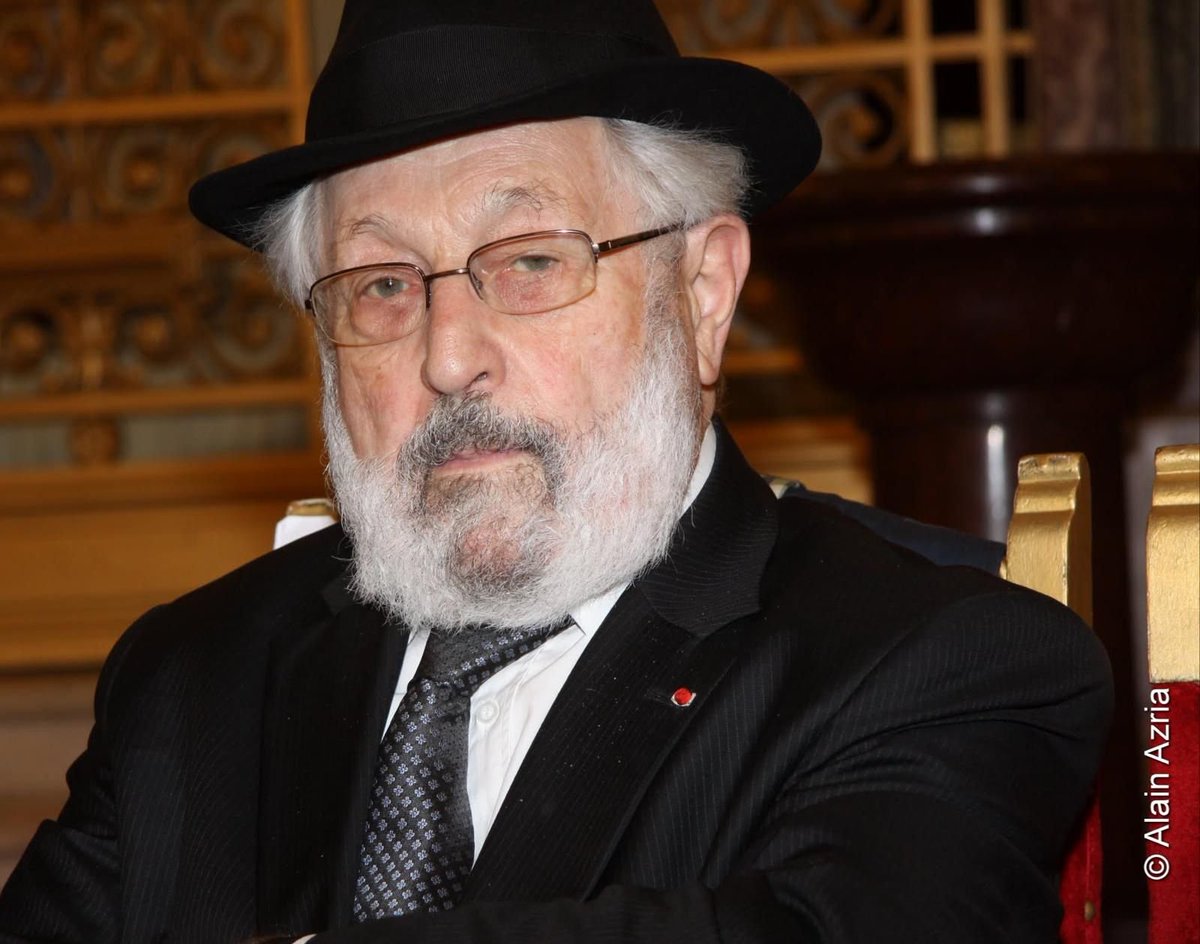 Grande émotion à l'annonce du décès du Grand rabbin Alain Goldmann. Figure de sagesse et d'humanité, sa disparition est une immense perte pour la communauté juive de 🇫🇷 et pour tous ceux qui ont eu la chance de le connaître. 

Nous adressons nos affectueuses pensées à sa famille.