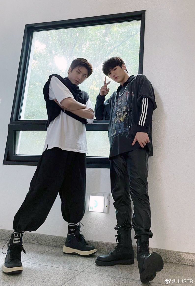 kimmctown's tweet image. Yooo my bias and the one who always made me swerve to him. Shutaaaa @onlydoyums kaya paba natin?