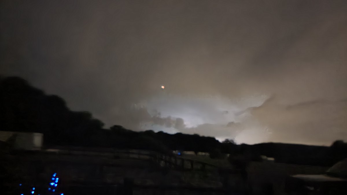 EdserAlison's tweet photo. Lighting  storm before the torrential  rain about midnight  last night  henfold lakes  awesome  blues  don't show up  but blue it was https://t.co/m1xxkIJimq