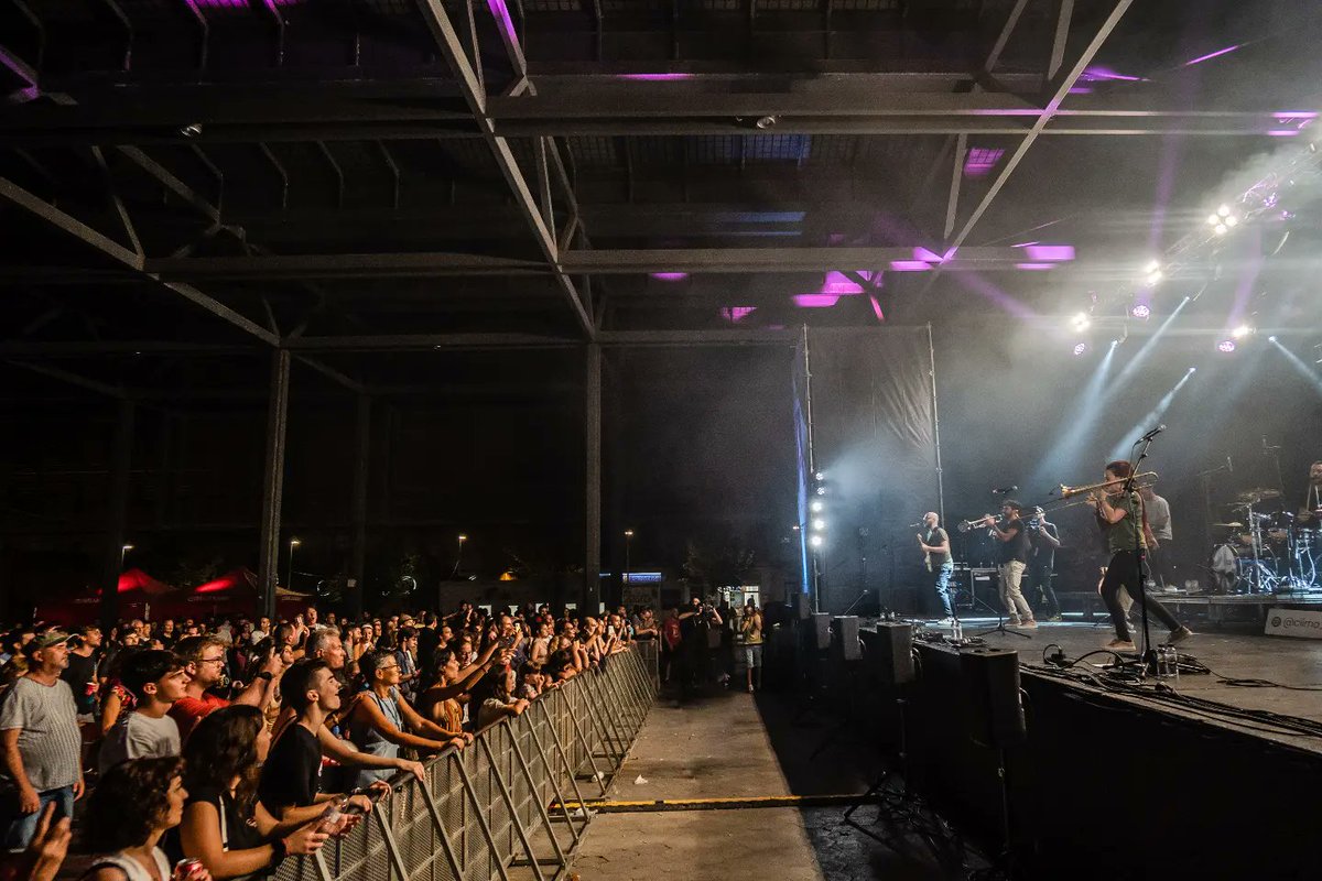 Quin regal haver format part del <a href="/fest_acustica/">Festival Acústica Figueres</a> 
Sense tota la gent que es va apropar a veure el concert no hagués sigut una nit tant 🔝
Gràcies per ser-hi🙌