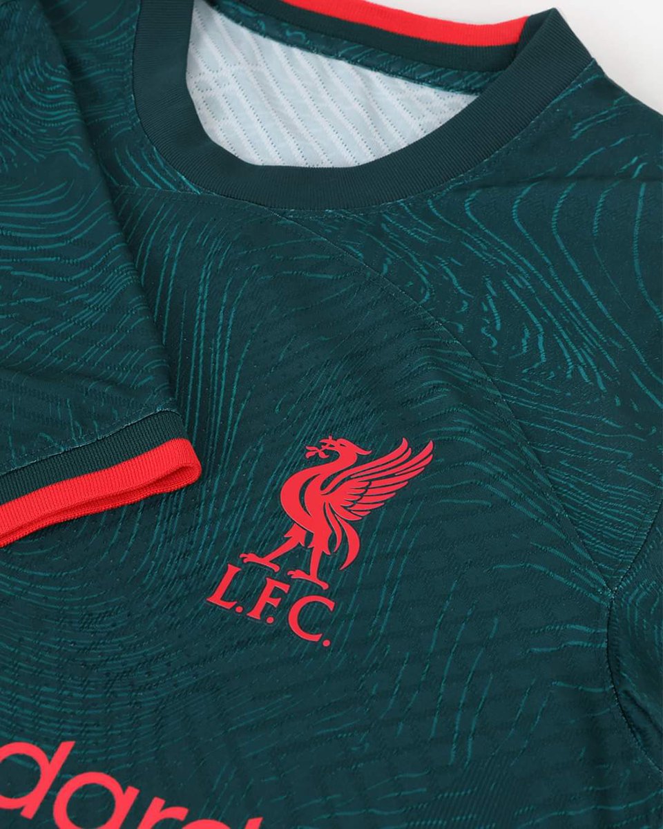 LFCIndonesia's tweet photo. Kombinasi warna, corak, dan detail mengesankan lainnya 📦🔴 https://t.co/mNRtNtXZPn