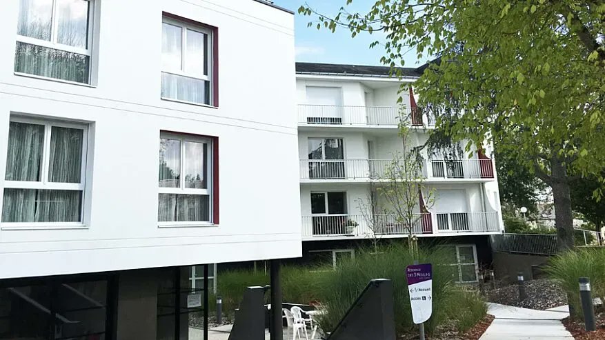 🙌 A Sainte-Gemmes sur Loire, un appartement pas comme les autres permet conserver son autonomie plus longtemps. Une initiative récompensée d'un prix Villes amies des aînés, à découvrir ici 👉 buff.ly/3Rdz2mM  #Lena @RFVAA