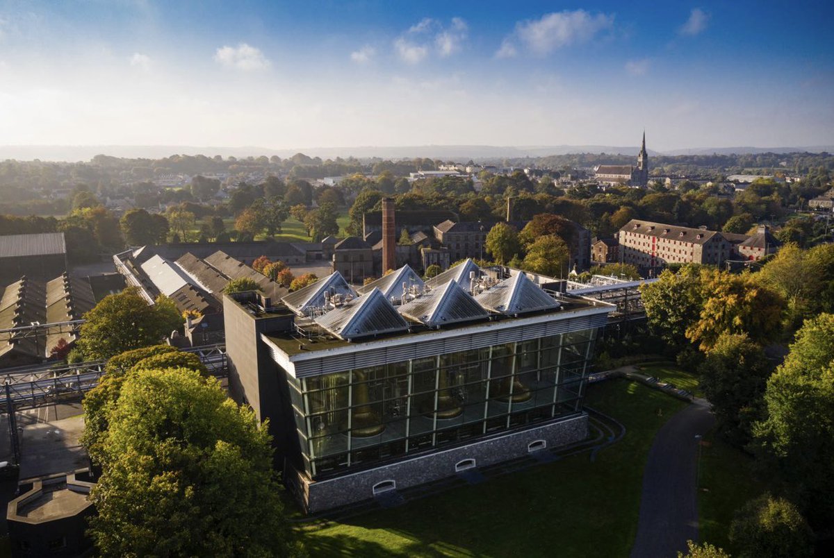 Some #GoodNews on the jobs front for #Cork: <a href="/IrishDistillers/">Irish Distillers</a> is to invest €250 million in the construction of a new distillery in #Midleton. The new distillery will be built on a 55-acre site adjacent to its existing facility in the town and will employ 100 people. <a href="/rtenews/">RTÉ News</a>