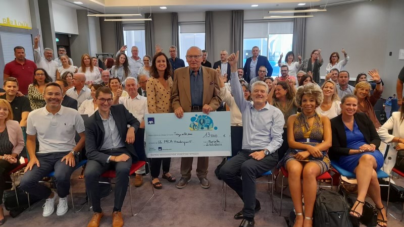 #partenaire #engagement #handisport

<a href="/AXAFrance/">AXA France</a> renouvelle son engagement à nos côtés pour cette saison sportive ! 🤝

Un grand merci à <a href="/EricFuchs0/">Eric Fuchs</a>, directeur régional Sud Est, et l'ensemble des forces commerciales présentes pour leur accueil à l'occasion de la remise de chèque.