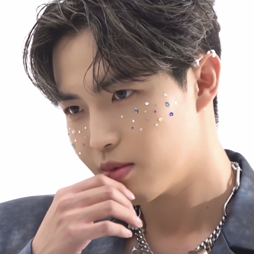 manduhwann's tweet photo. #KIMJAEHWAN #김재환 https://t.co/wPfWpTkjDr