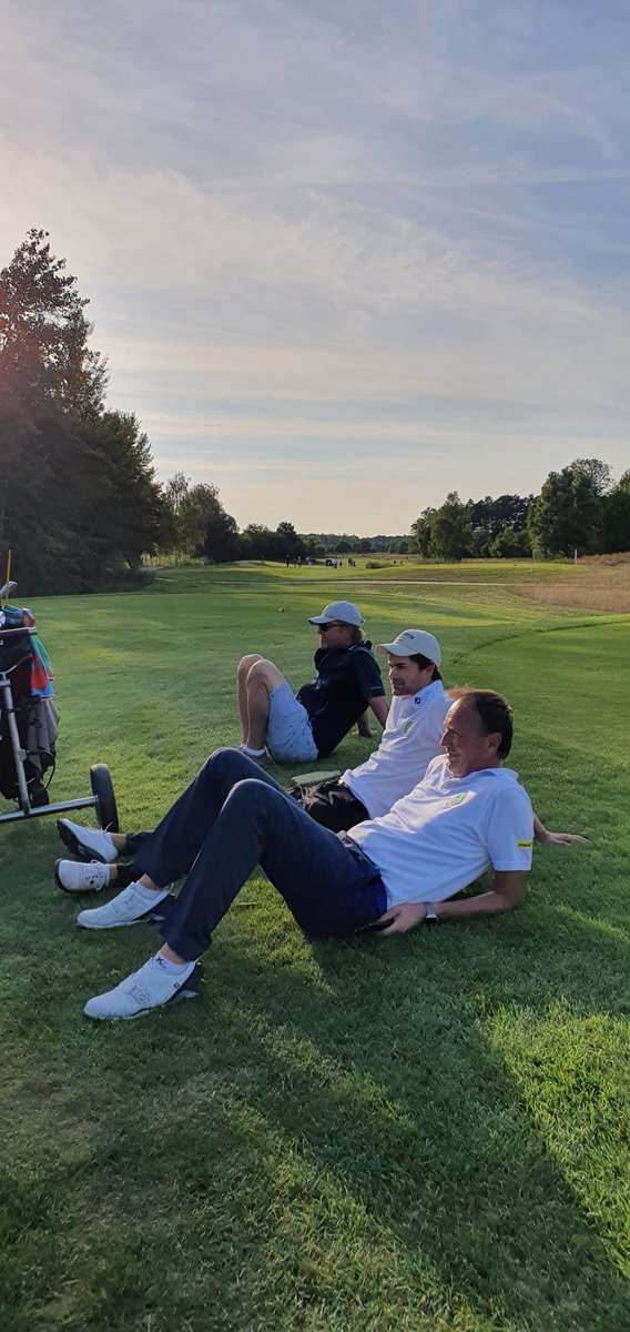 Golf_Seddin's tweet photo. Unsere starken Clubmeister des @Golf_Seddin des Jahres 2022. Hervorragende Leistungen nach langem Kämpfen um die Pokale. Dank auch an alle Beteiligten und Gäste für diesen wunderschönen Event! #clubmeisterschaften #Golf https://t.co/bIaH6hZdKl
