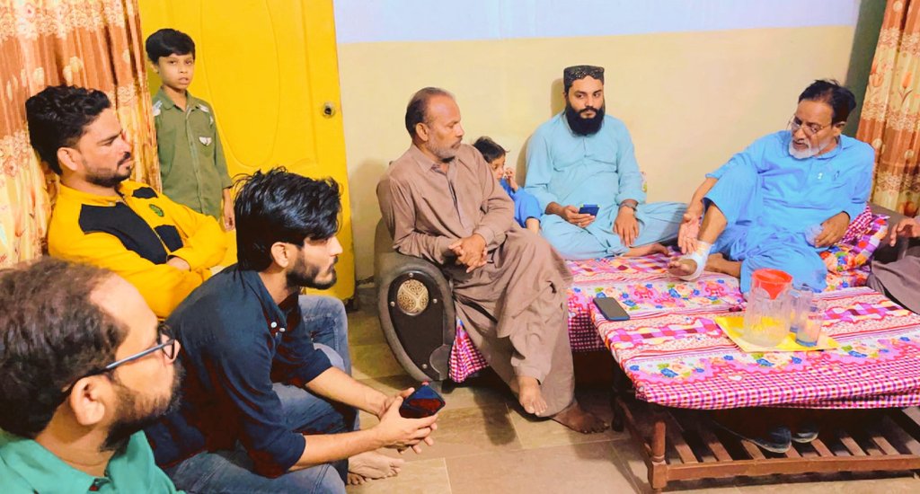 WaqasAhmdPPP's tweet photo. پیپلزپارٹی ضلع کورنگی کے سیکریٹری اطلاعات @JaniMemonPPP اور #Ps124 کے G,S @SaleemAwan_PPP نے #UC29 کے صدر اعظم غوری کا روڈ ایکسیڈنٹ ہوگیا تھا۔

انکے گھر جاکر عیادت کی اس موقع پر لالا قمر حفیظ چنہ ظہور زمیداران و کارکنان بھی ہمراہ تھے۔

@BBhuttoZardari 
 @SaeedGhani1 https://t.co/AlrfBvnvhD