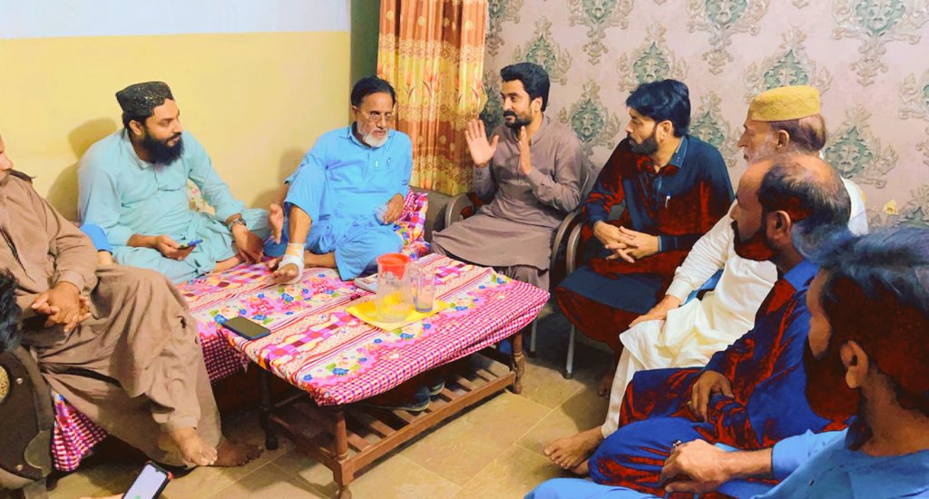 WaqasAhmdPPP's tweet photo. پیپلزپارٹی ضلع کورنگی کے سیکریٹری اطلاعات @JaniMemonPPP اور #Ps124 کے G,S @SaleemAwan_PPP نے #UC29 کے صدر اعظم غوری کا روڈ ایکسیڈنٹ ہوگیا تھا۔

انکے گھر جاکر عیادت کی اس موقع پر لالا قمر حفیظ چنہ ظہور زمیداران و کارکنان بھی ہمراہ تھے۔

@BBhuttoZardari 
 @SaeedGhani1 https://t.co/AlrfBvnvhD