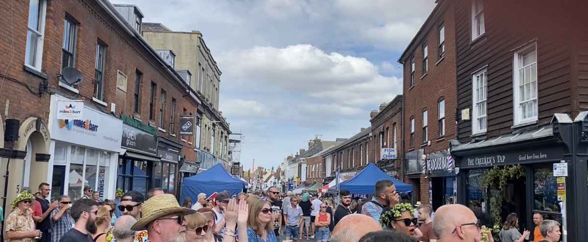 A great gig yesterday at the Faversham Hopfestival in the sunshine 😎
#livemusic #festival #festivalvibes #keepmusiclive #alternativerock #sundayvibes #music #femaledrummer #girlpower #alternativerock