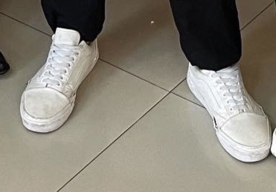 whatbbbwearing's tweet photo. it’s okay bible i still wearing my super old sneakers with a lot of hole because it’s comfy 😔🫶 https://t.co/MNAU7znrvB