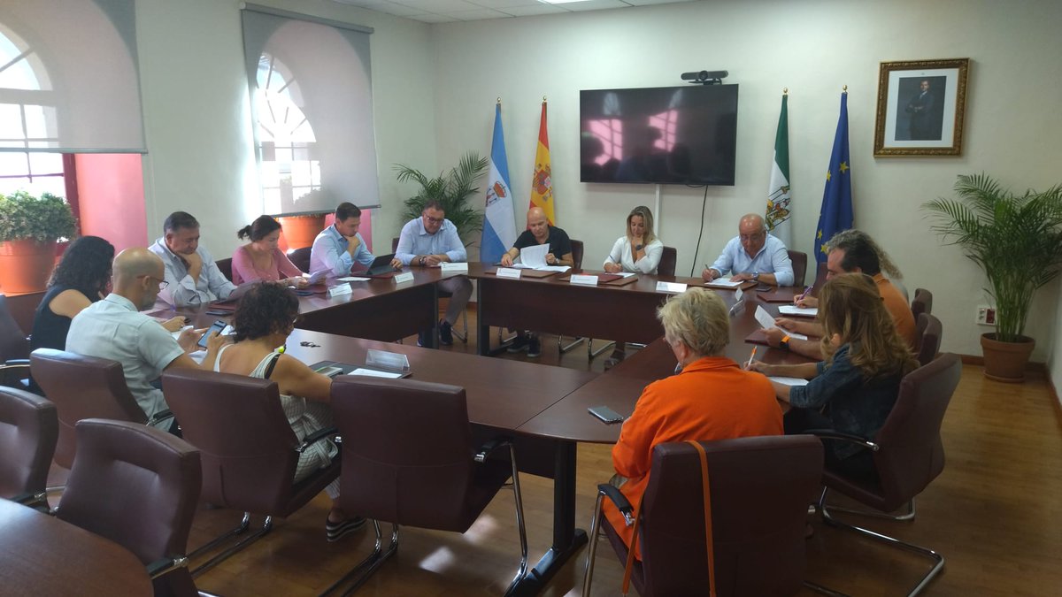#Avanzamos con la celebración de la Junta de Gobierno Local en materia de desarrollo económico, mejoras urbanas, empleo, educación y servicios sociales, entre otras. 
Seguimos trabajando en un modelo de ciudad en el que nadie se quede atrás 👏🏼