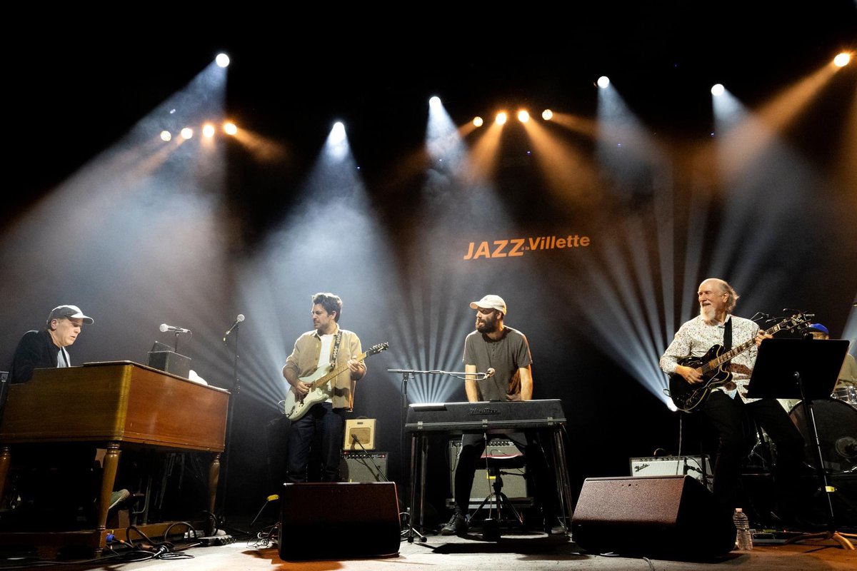 jazzalavillette's tweet photo. Double dose de groove ce week-end, avec une superbe performance du projet électro Knower suivi du fantastique supergroupe Scary Goldings 🥳

📷
© @joachimbertrandphotography

@la_villette @philharmoniedeparis
#Jazzalavillette22 #JazzFestival #JazzIsNotDead https://t.co/PFUN2zd5Ae