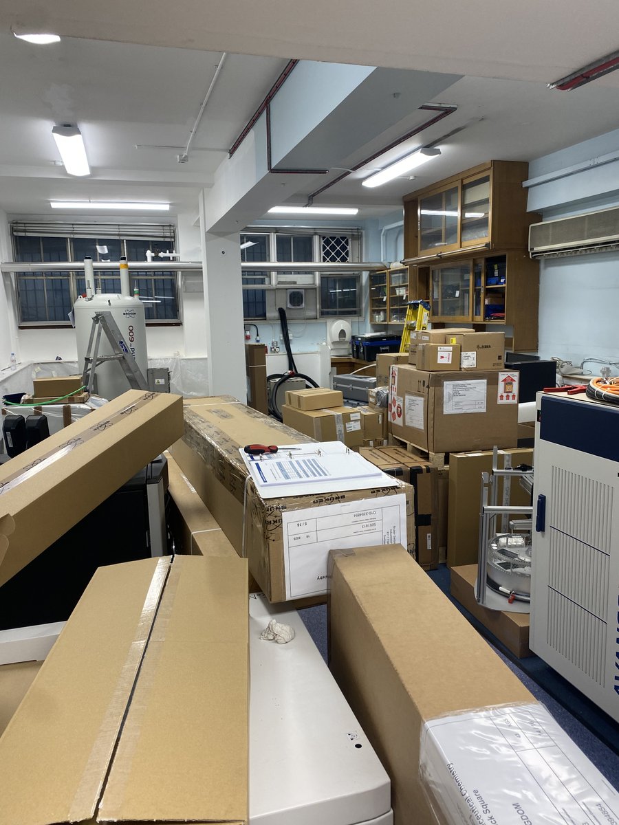 chris_waudby's tweet photo. The boxes are clearing from the NMR room and we're getting ready to celebrate! Come and join us for talks and drinks from 3-5.30pm on Wed 21st September @School_Pharmacy @UCLLifeSciences, with a keynote lecture from @nmrkaygee.

Free registration: https://t.co/b1lJnvHKTJ #nmrchat https://t.co/bwHe2DT3hx